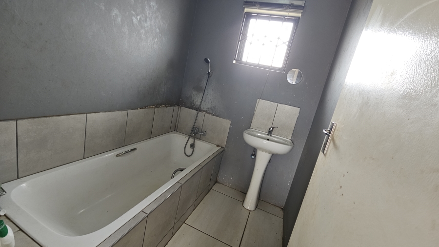 2 Bedroom Property for Sale in Dersley Gauteng