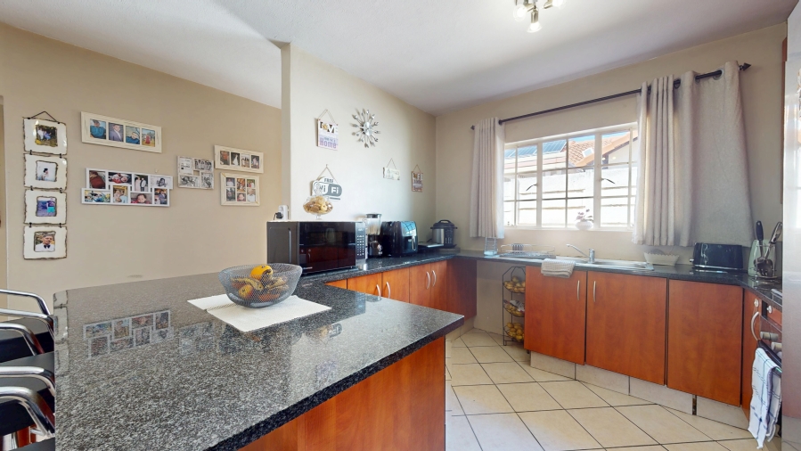 3 Bedroom Property for Sale in Eveleigh Gauteng