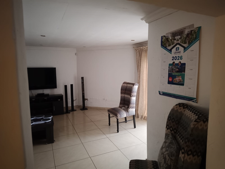 4 Bedroom Property for Sale in Mondeor Gauteng