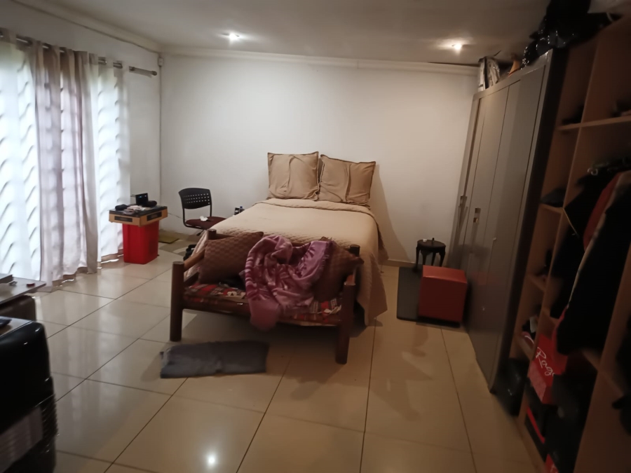 4 Bedroom Property for Sale in Mondeor Gauteng