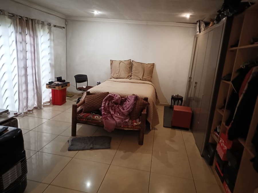 4 Bedroom Property for Sale in Mondeor Gauteng