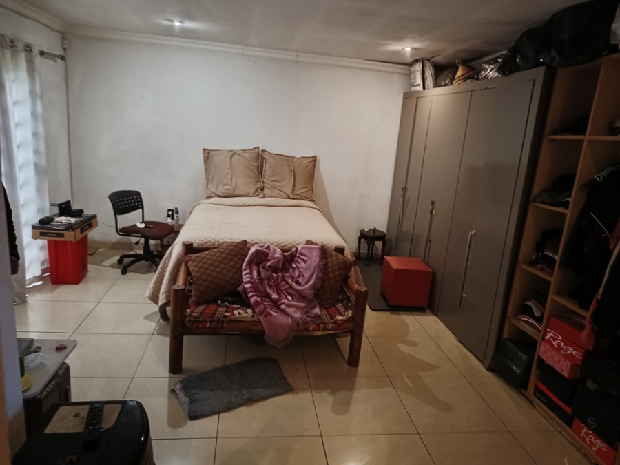 4 Bedroom Property for Sale in Mondeor Gauteng