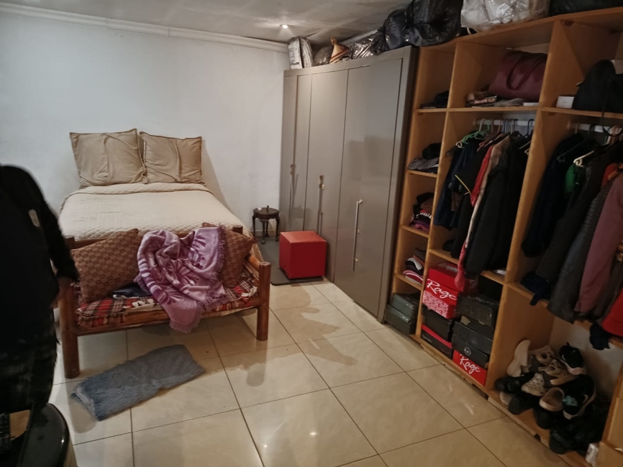 4 Bedroom Property for Sale in Mondeor Gauteng