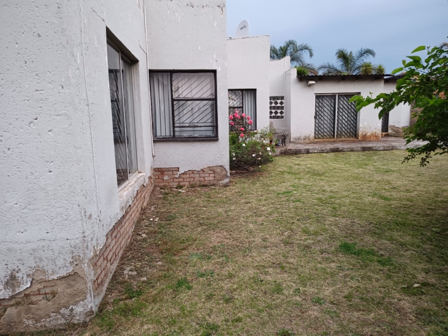 4 Bedroom Property for Sale in Mondeor Gauteng