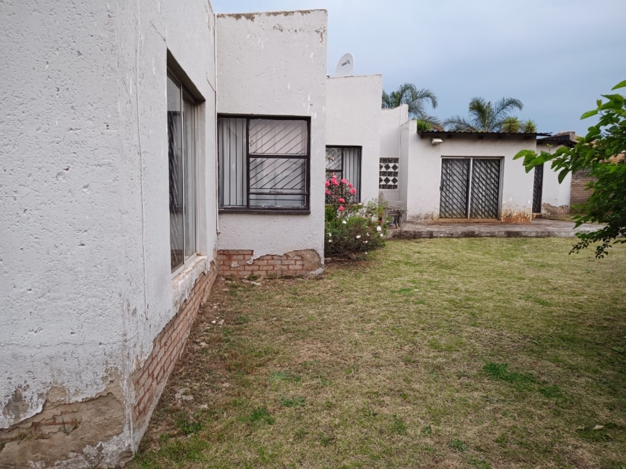4 Bedroom Property for Sale in Mondeor Gauteng
