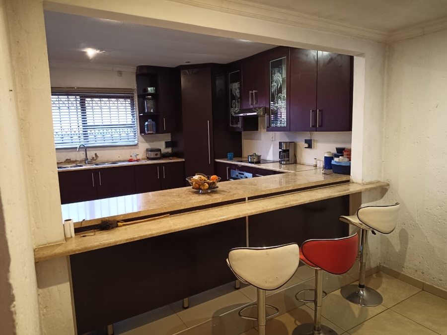 4 Bedroom Property for Sale in Mondeor Gauteng
