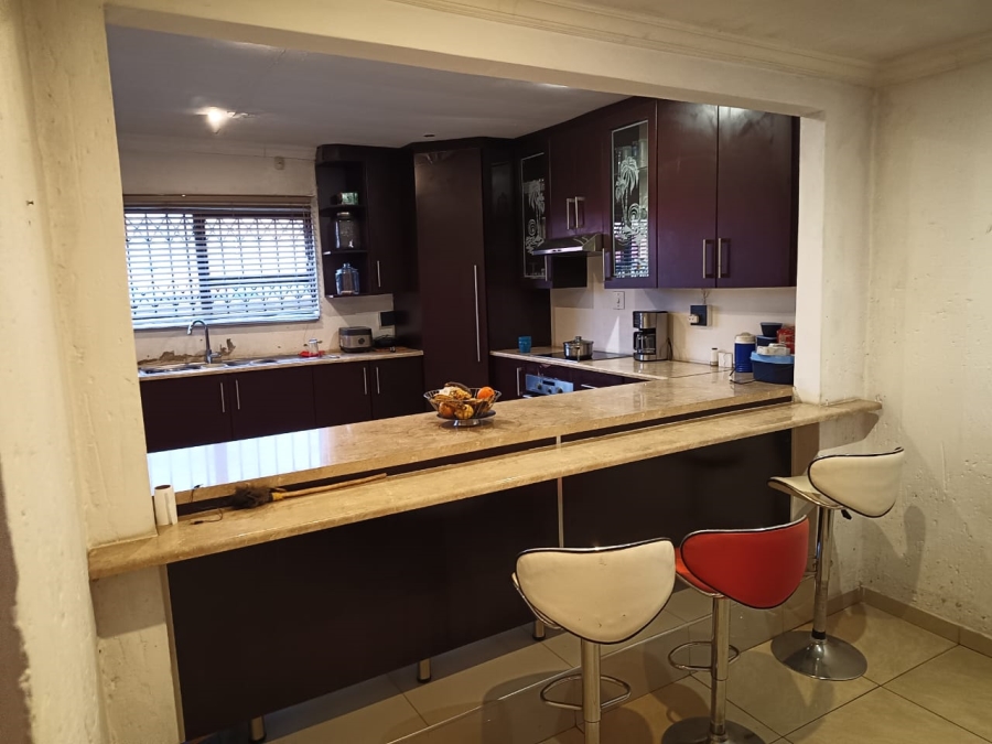 4 Bedroom Property for Sale in Mondeor Gauteng