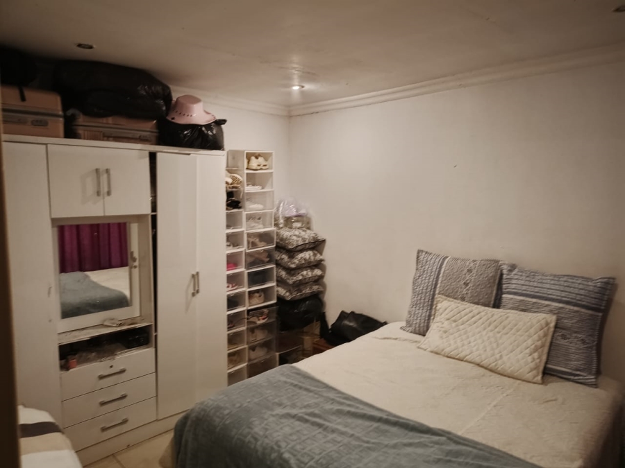 4 Bedroom Property for Sale in Mondeor Gauteng