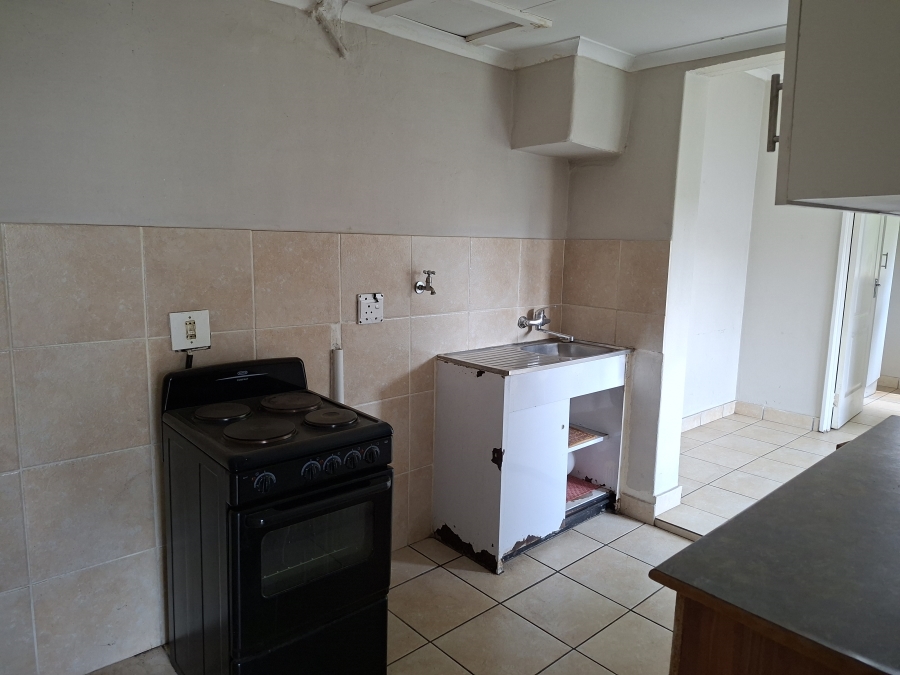 To Let 1 Bedroom Property for Rent in Mondeor Gauteng