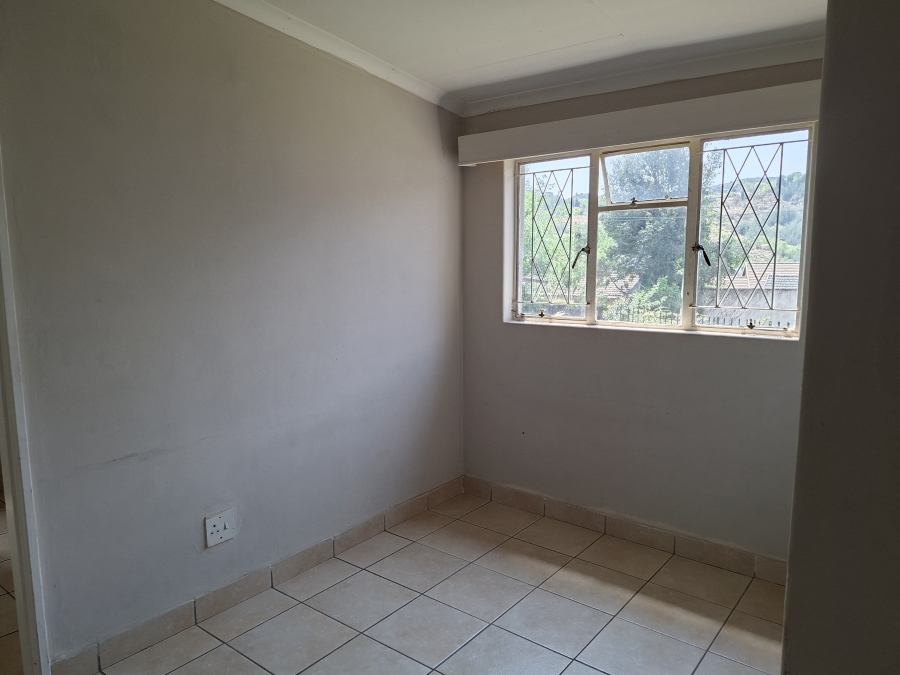 To Let 1 Bedroom Property for Rent in Mondeor Gauteng