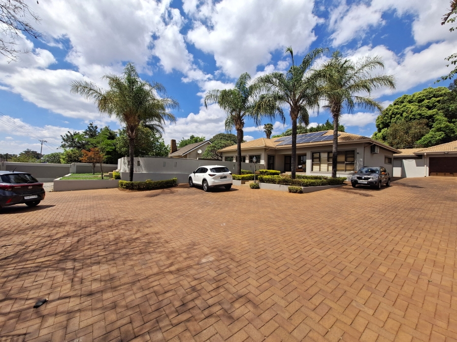 4 Bedroom Property for Sale in Groenkloof Gauteng