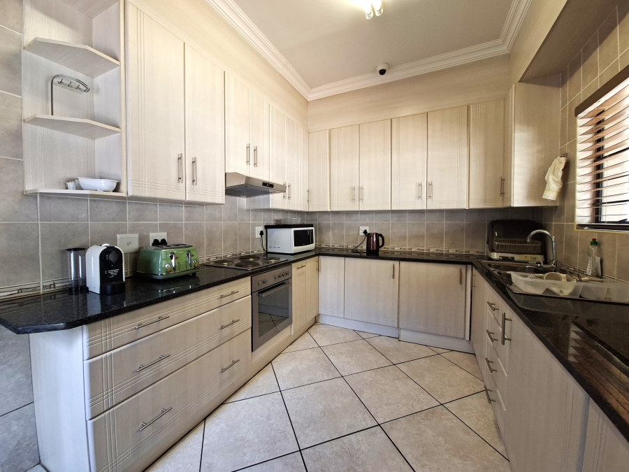 4 Bedroom Property for Sale in Groenkloof Gauteng