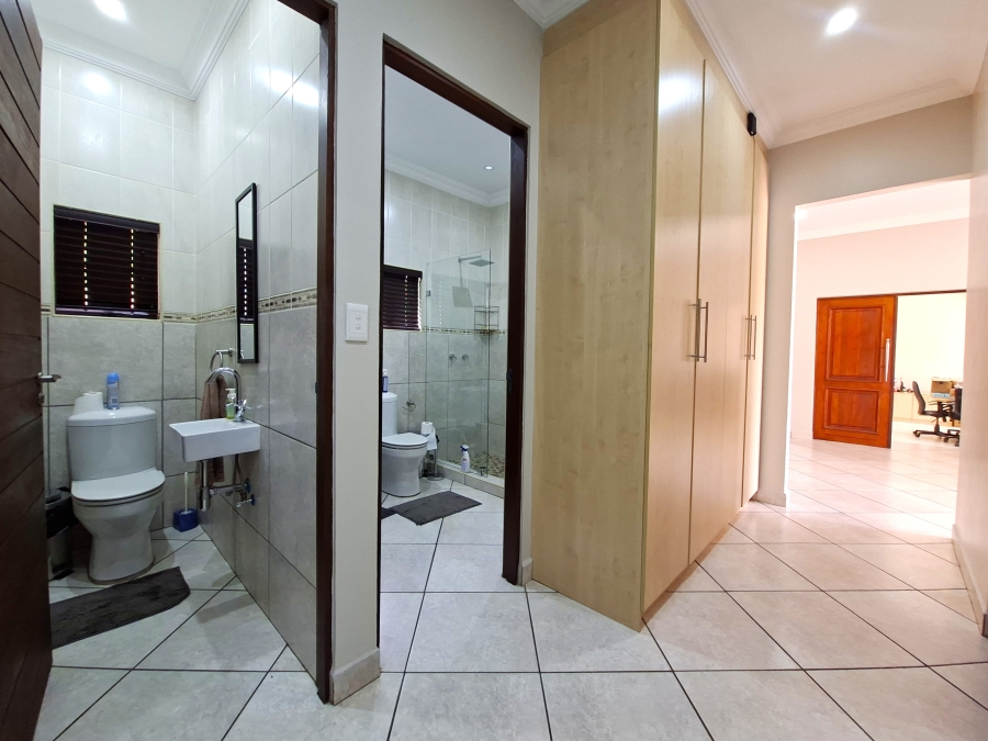 4 Bedroom Property for Sale in Groenkloof Gauteng
