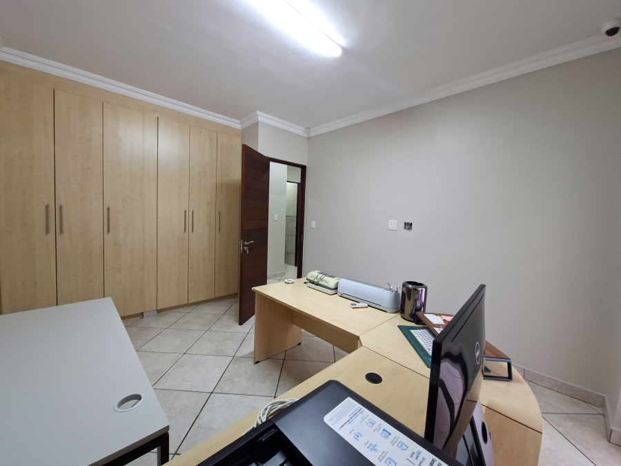 4 Bedroom Property for Sale in Groenkloof Gauteng