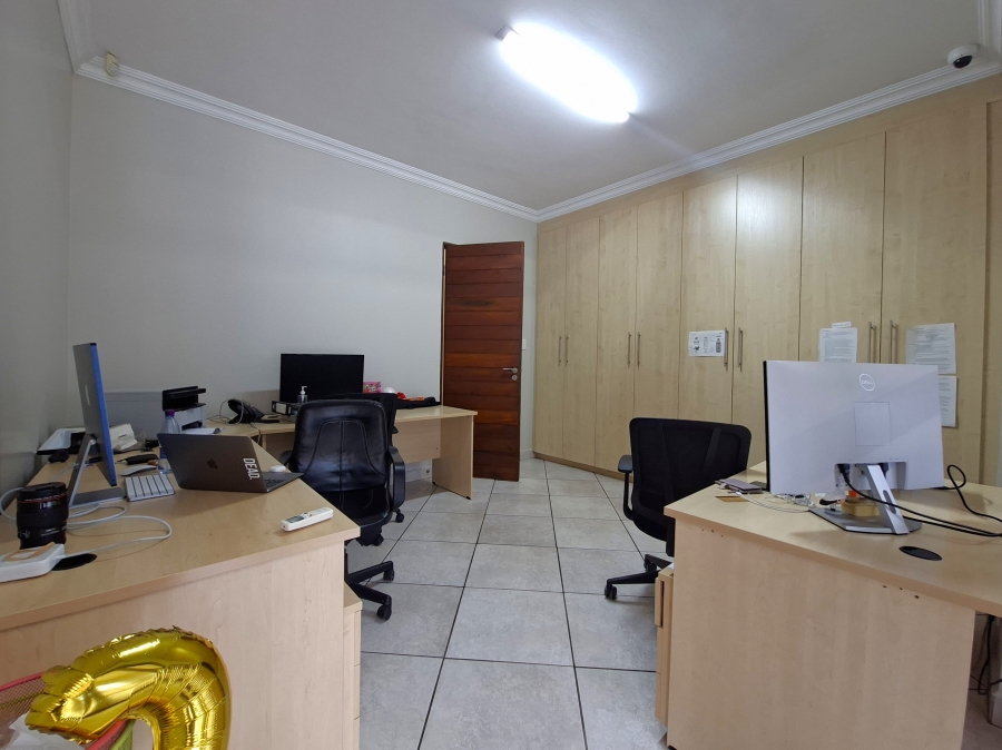 4 Bedroom Property for Sale in Groenkloof Gauteng