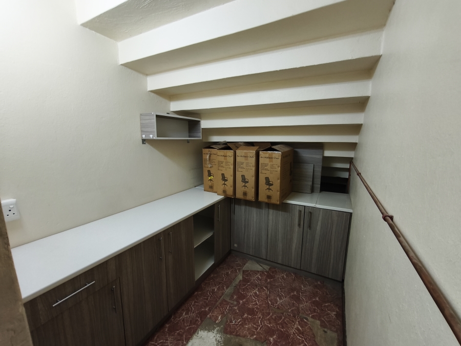 To Let 4 Bedroom Property for Rent in Farrar Park Gauteng