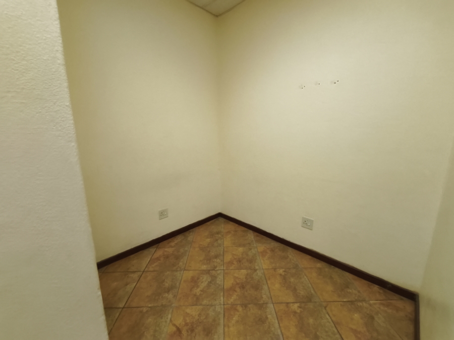 To Let 4 Bedroom Property for Rent in Farrar Park Gauteng
