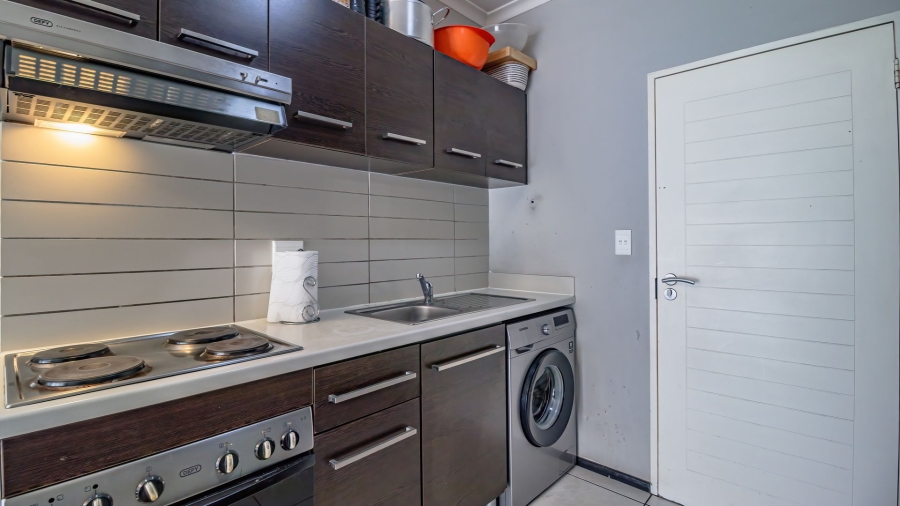 2 Bedroom Property for Sale in Noordhang Gauteng