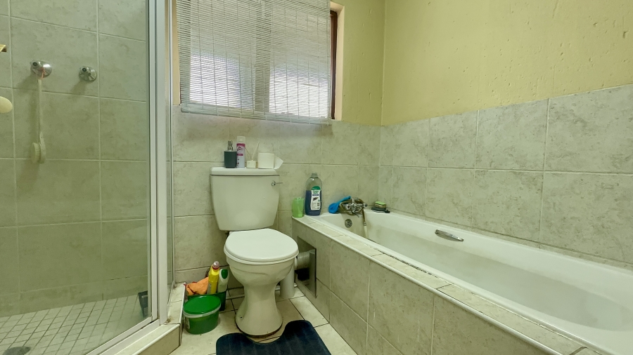 1 Bedroom Property for Sale in Helderwyk Gauteng