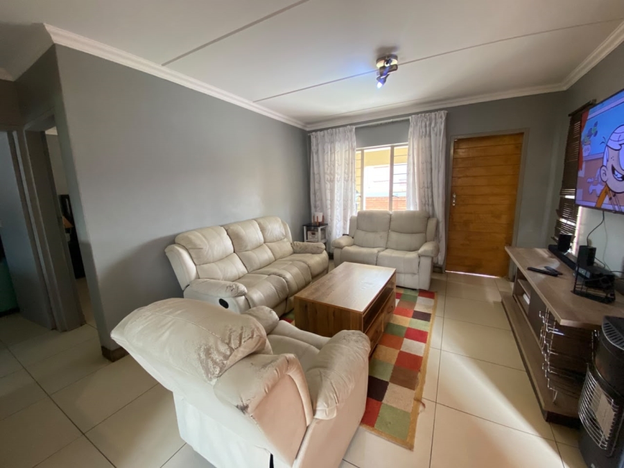 2 Bedroom Property for Sale in Andeon Gauteng