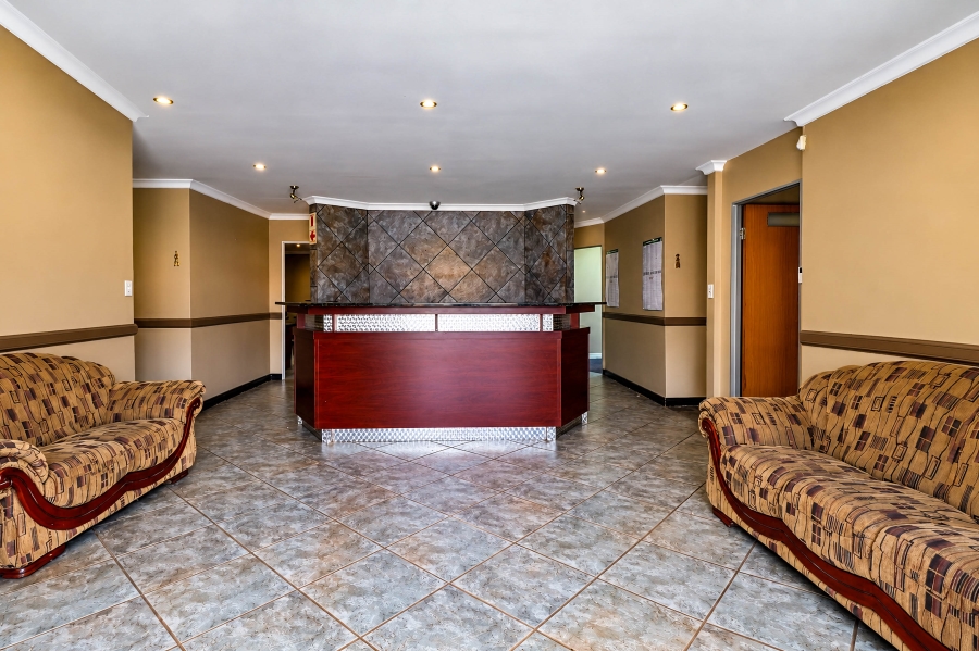 Commercial Property for Sale in Die Hoewes Gauteng