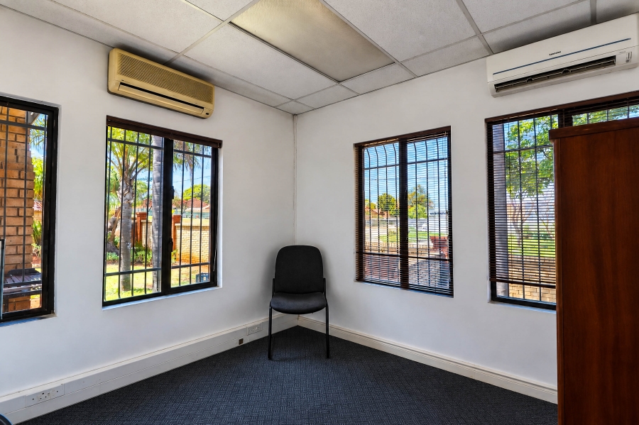 Commercial Property for Sale in Die Hoewes Gauteng