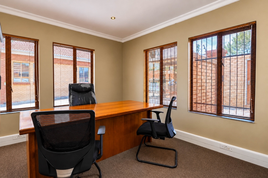 Commercial Property for Sale in Die Hoewes Gauteng