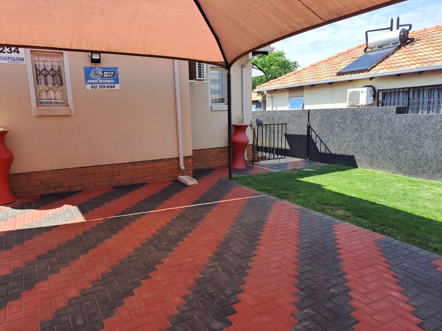 To Let 3 Bedroom Property for Rent in Glenway Estate Gauteng