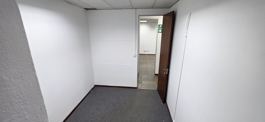 To Let Commercial Property for Rent in Barbeque Downs Gauteng