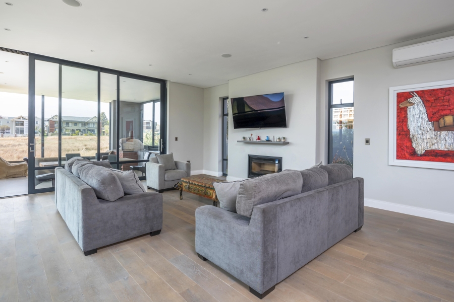 4 Bedroom Property for Sale in Waterfall Country Estate Gauteng