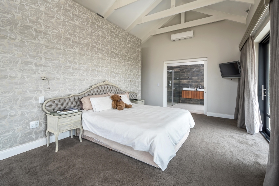 4 Bedroom Property for Sale in Waterfall Country Estate Gauteng