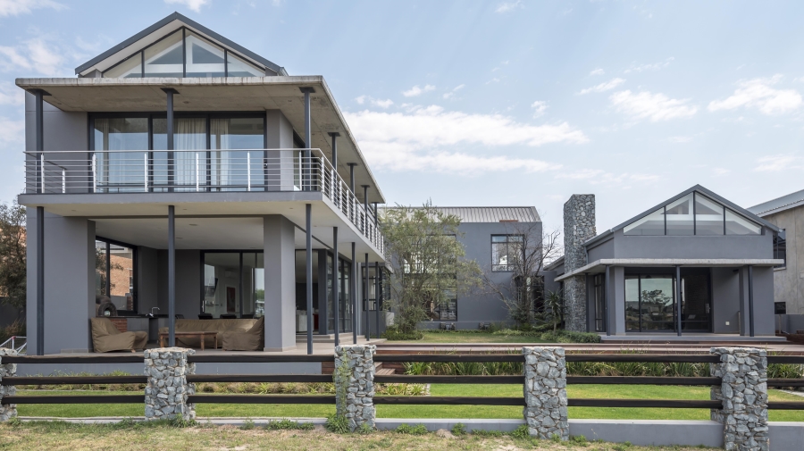 4 Bedroom Property for Sale in Waterfall Country Estate Gauteng