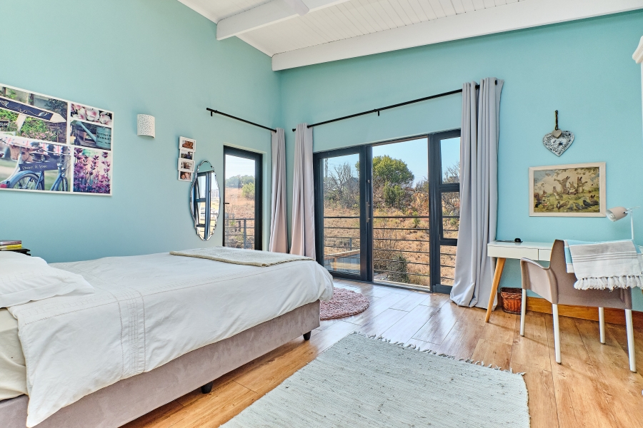 5 Bedroom Property for Sale in Waterfall Country Village Gauteng