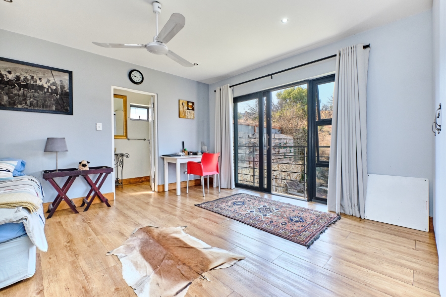5 Bedroom Property for Sale in Waterfall Country Village Gauteng