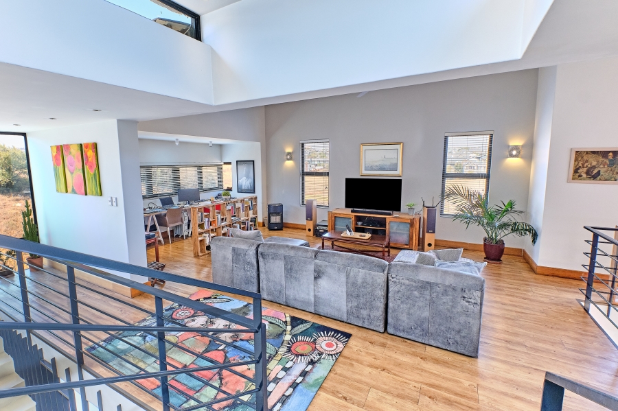5 Bedroom Property for Sale in Waterfall Country Village Gauteng