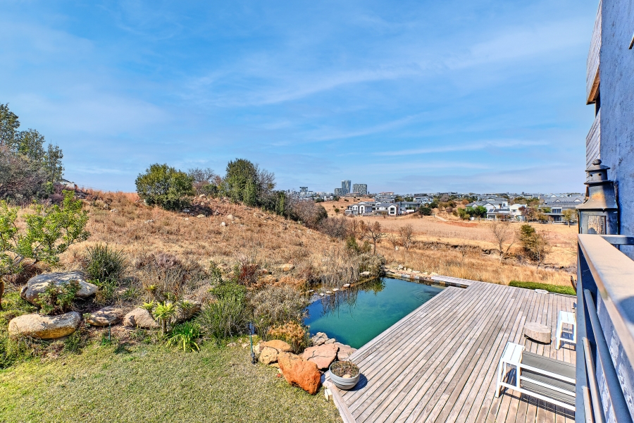5 Bedroom Property for Sale in Waterfall Country Village Gauteng