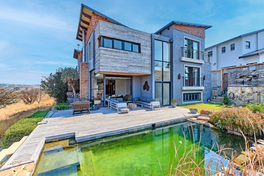 5 Bedroom Property for Sale in Waterfall Country Village Gauteng
