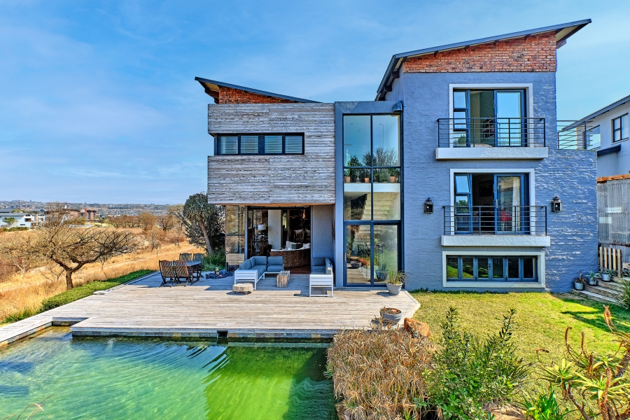 5 Bedroom Property for Sale in Waterfall Country Village Gauteng