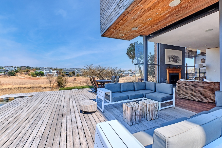 5 Bedroom Property for Sale in Waterfall Country Village Gauteng