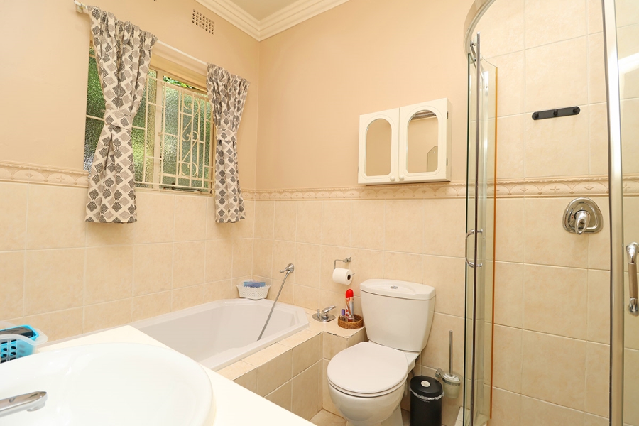 To Let 4 Bedroom Property for Rent in Sydenham Gauteng