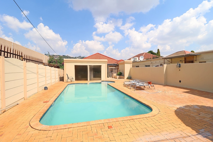 To Let 4 Bedroom Property for Rent in Sydenham Gauteng