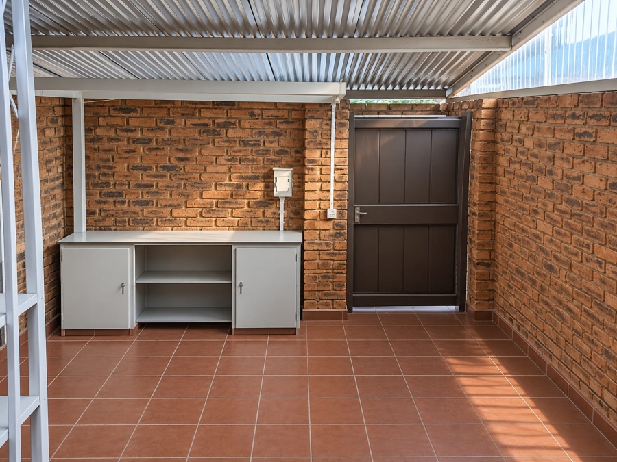 To Let 2 Bedroom Property for Rent in Birchleigh Gauteng