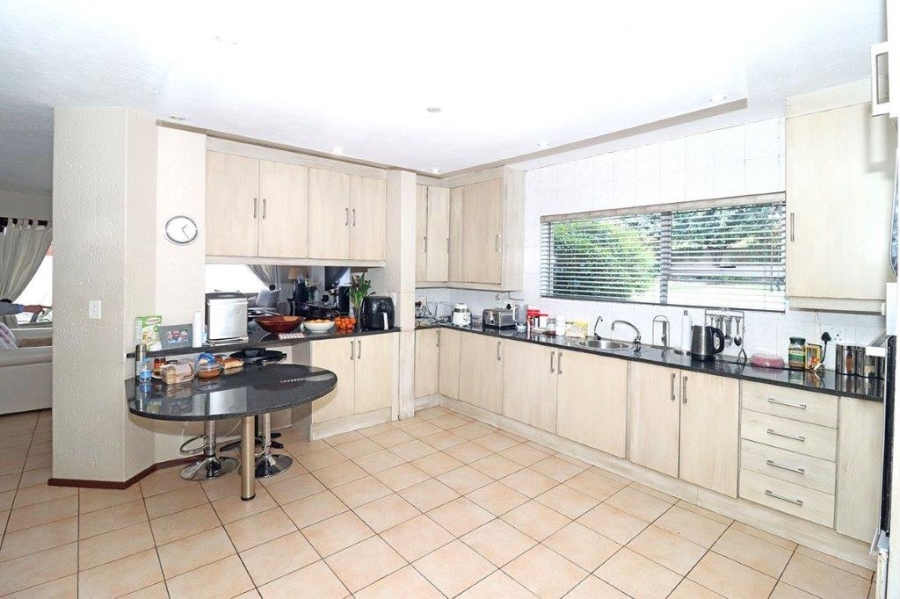 4 Bedroom Property for Sale in Dowerglen Ext 4 Gauteng