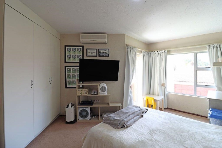 4 Bedroom Property for Sale in Dowerglen Ext 4 Gauteng