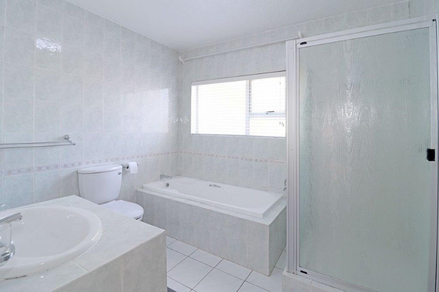 4 Bedroom Property for Sale in Dowerglen Ext 4 Gauteng