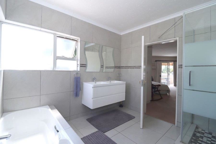 4 Bedroom Property for Sale in Dowerglen Ext 4 Gauteng