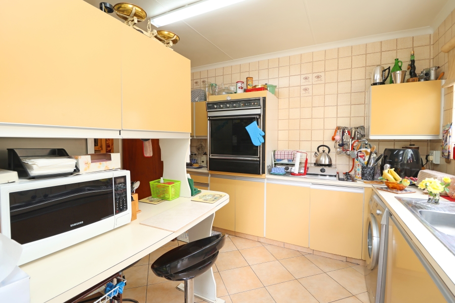 3 Bedroom Property for Sale in Corlett Gardens Gauteng