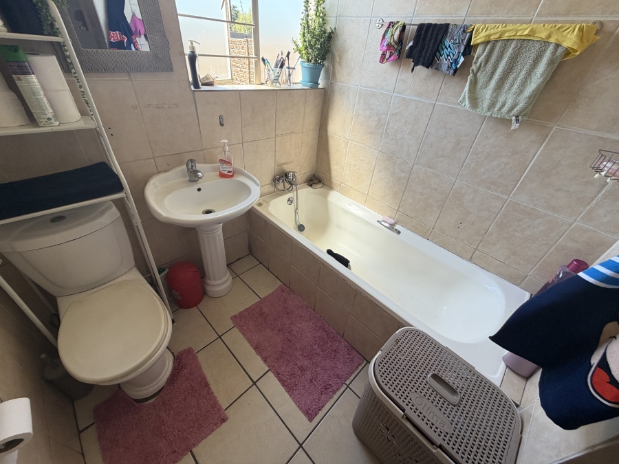 2 Bedroom Property for Sale in Parkrand Gauteng