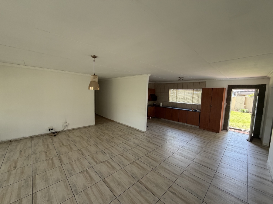 4 Bedroom Property for Sale in Sonneveld Gauteng
