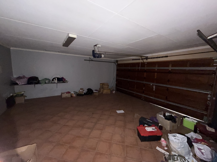 4 Bedroom Property for Sale in Sonneveld Gauteng